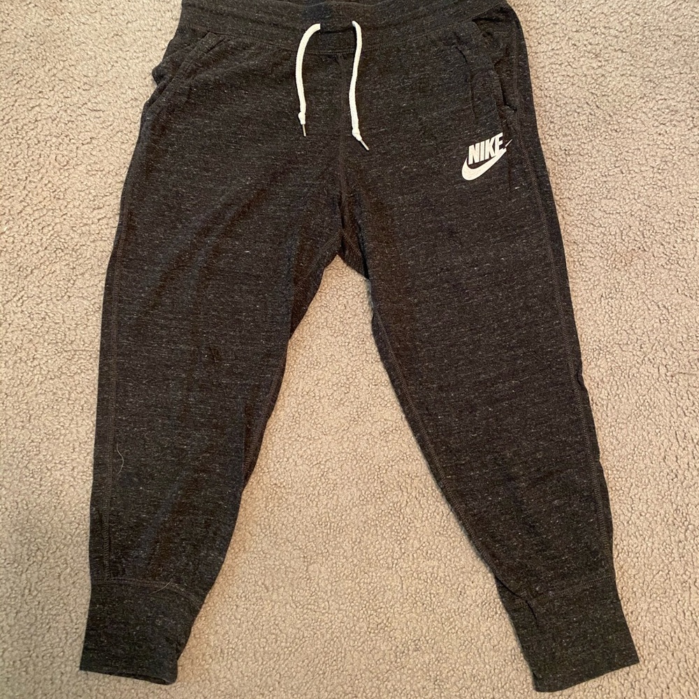 Nike cropped sweatpants